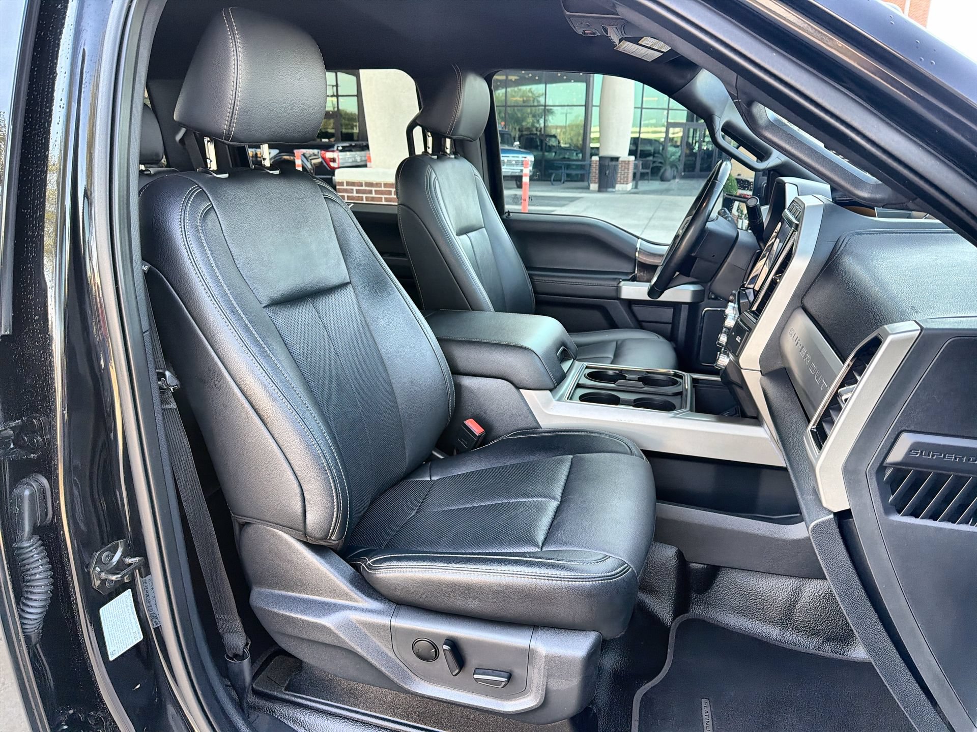 Certified 2022 Ford F250 Lariat w/ Lariat Ultimate Package AWD/4WD image 24