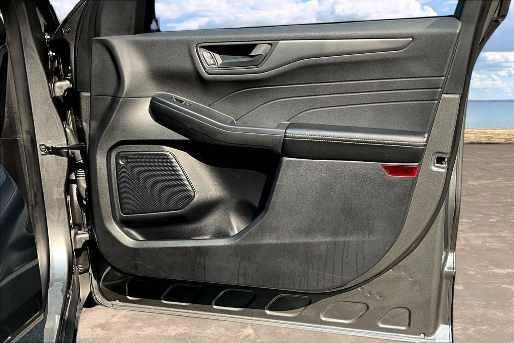 Certified 2025 Ford Escape Active FWD image 30