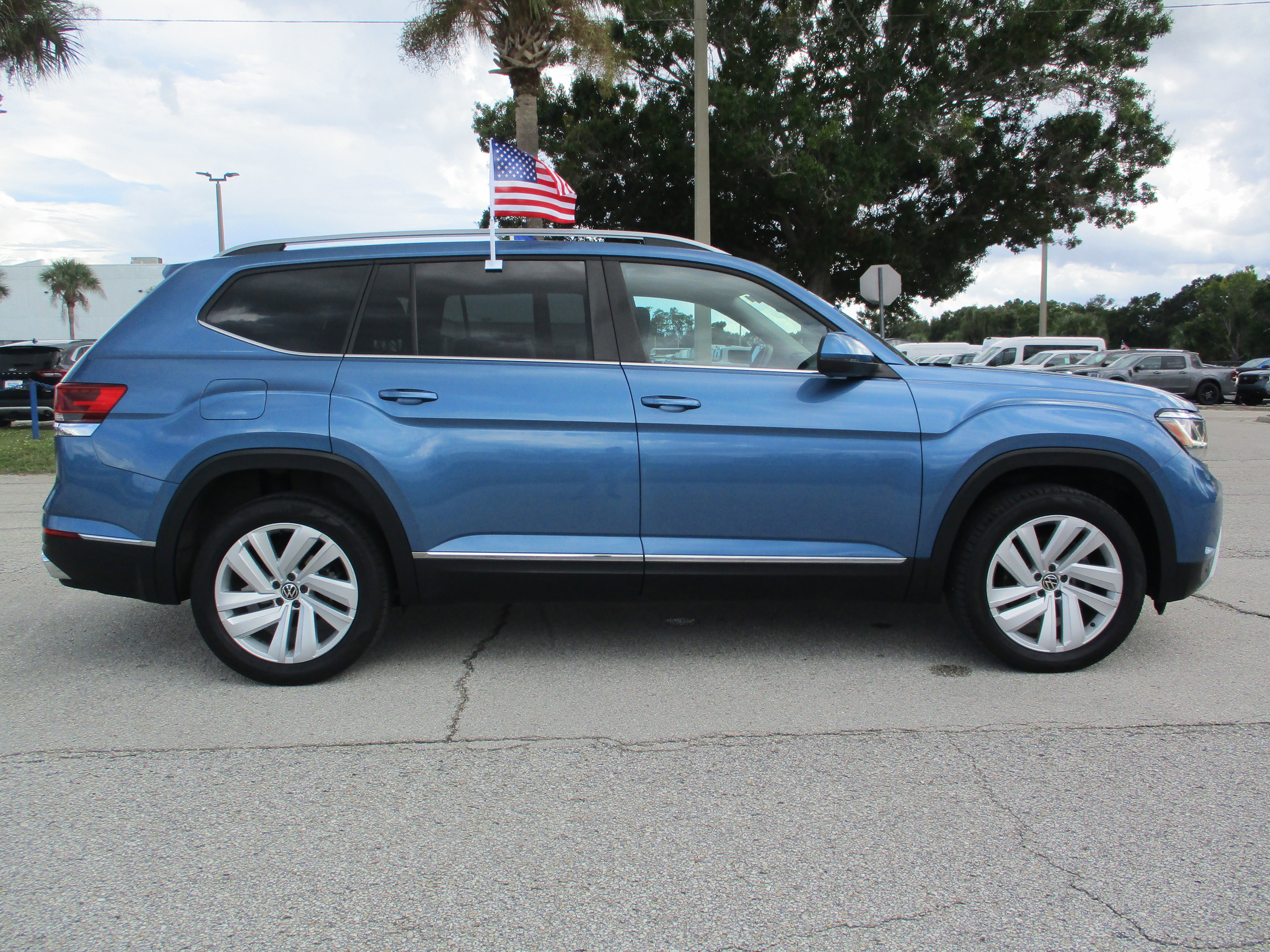 Used 2021 Volkswagen Atlas SEL image 6