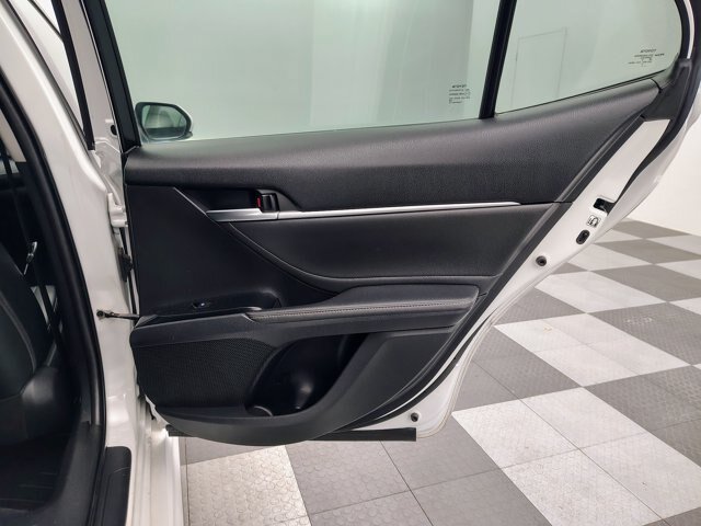 Used 2018 Toyota Camry XSE FWD image 15