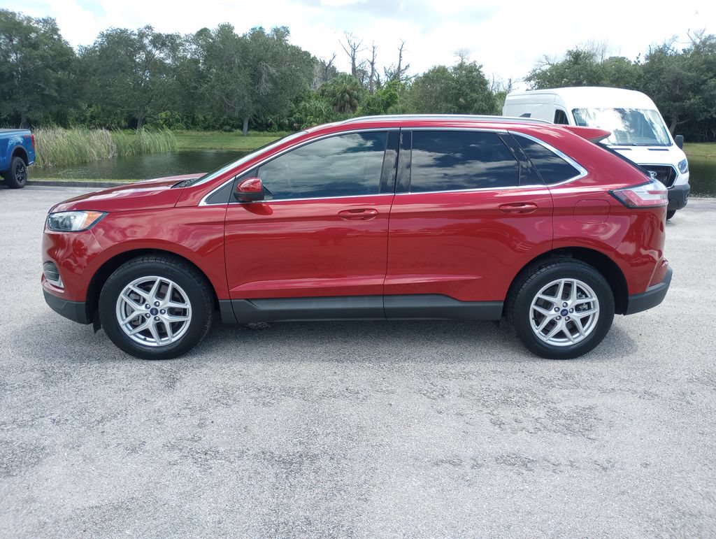 Certified 2022 Ford Edge SEL w/ Convenience Package AWD/4WD image 4