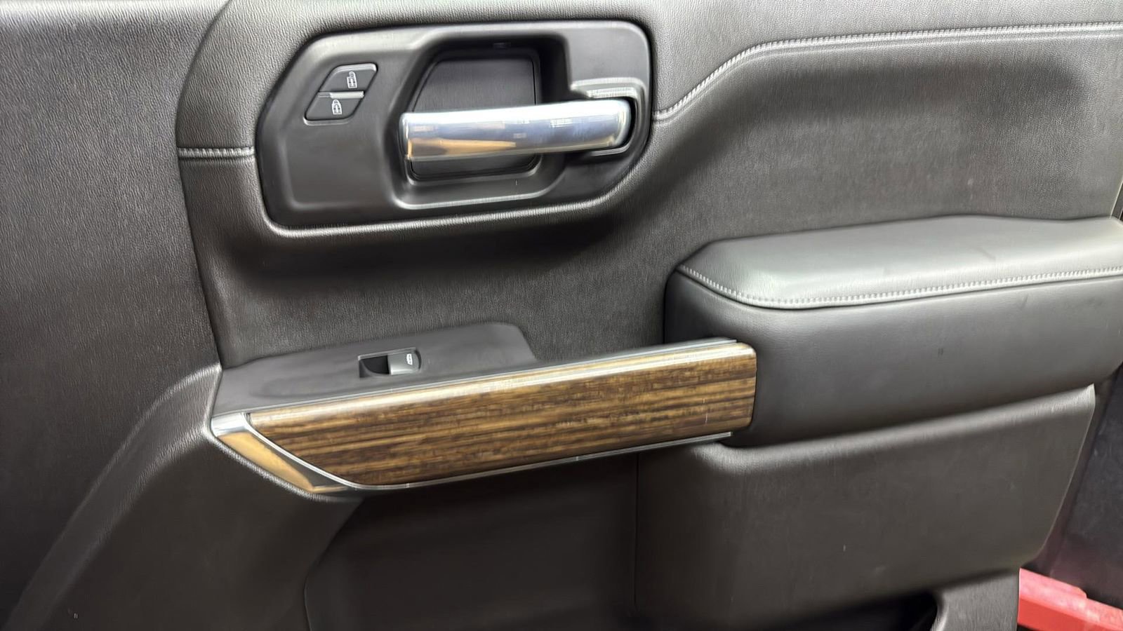 Used 2021 Chevrolet Silverado 1500 High Country w/ Technology Package image 24