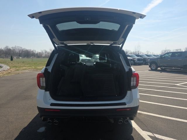 Certified 2025 Ford Explorer ST image 11