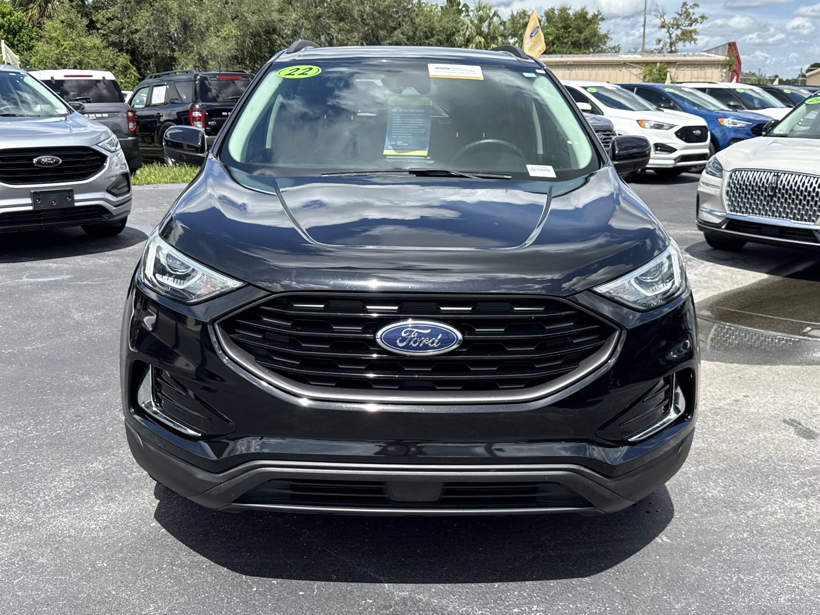 Certified 2022 Ford Edge SEL w/ Sport Appearance Package AWD/4WD image 9