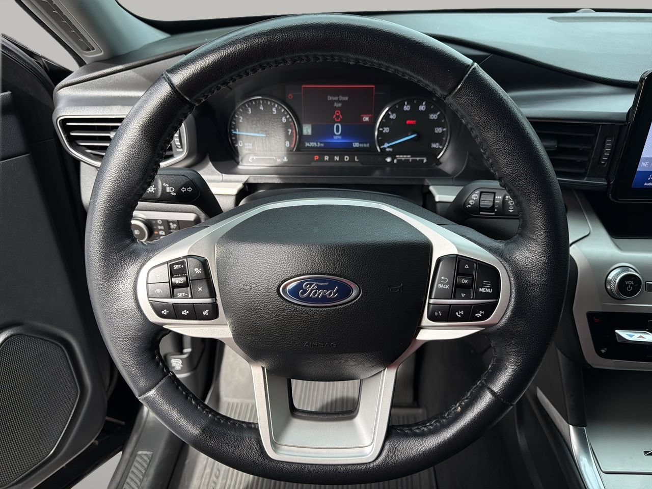 Certified 2023 Ford Explorer XLT w/ Equipment Group 202A RWD image 31