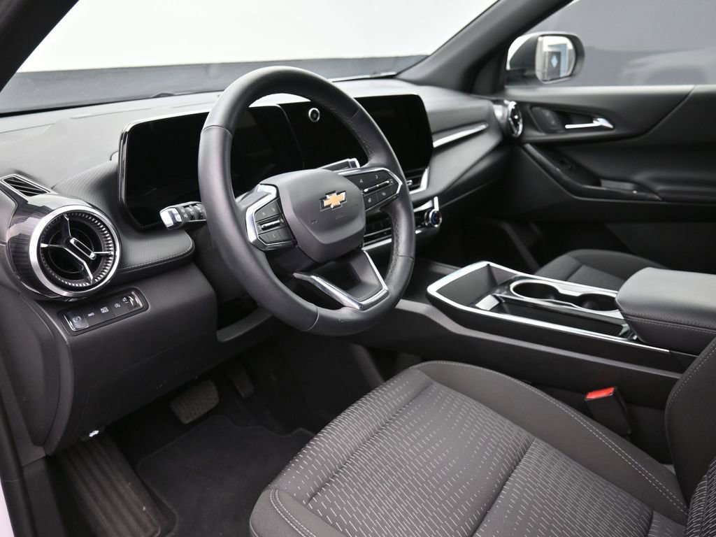 Used 2025 Chevrolet Equinox LT image 18