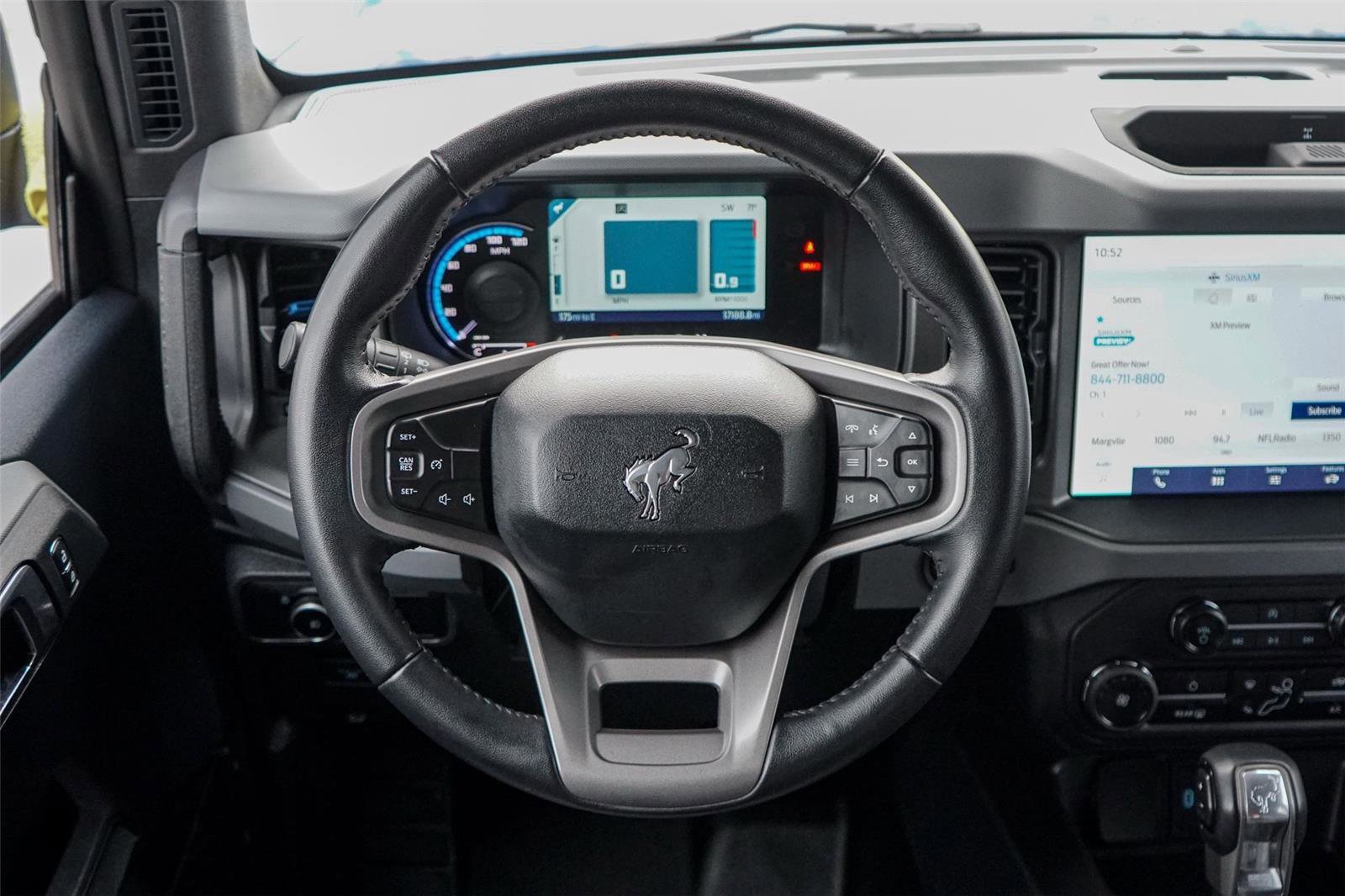 Certified 2024 Ford Bronco Black Diamond image 27