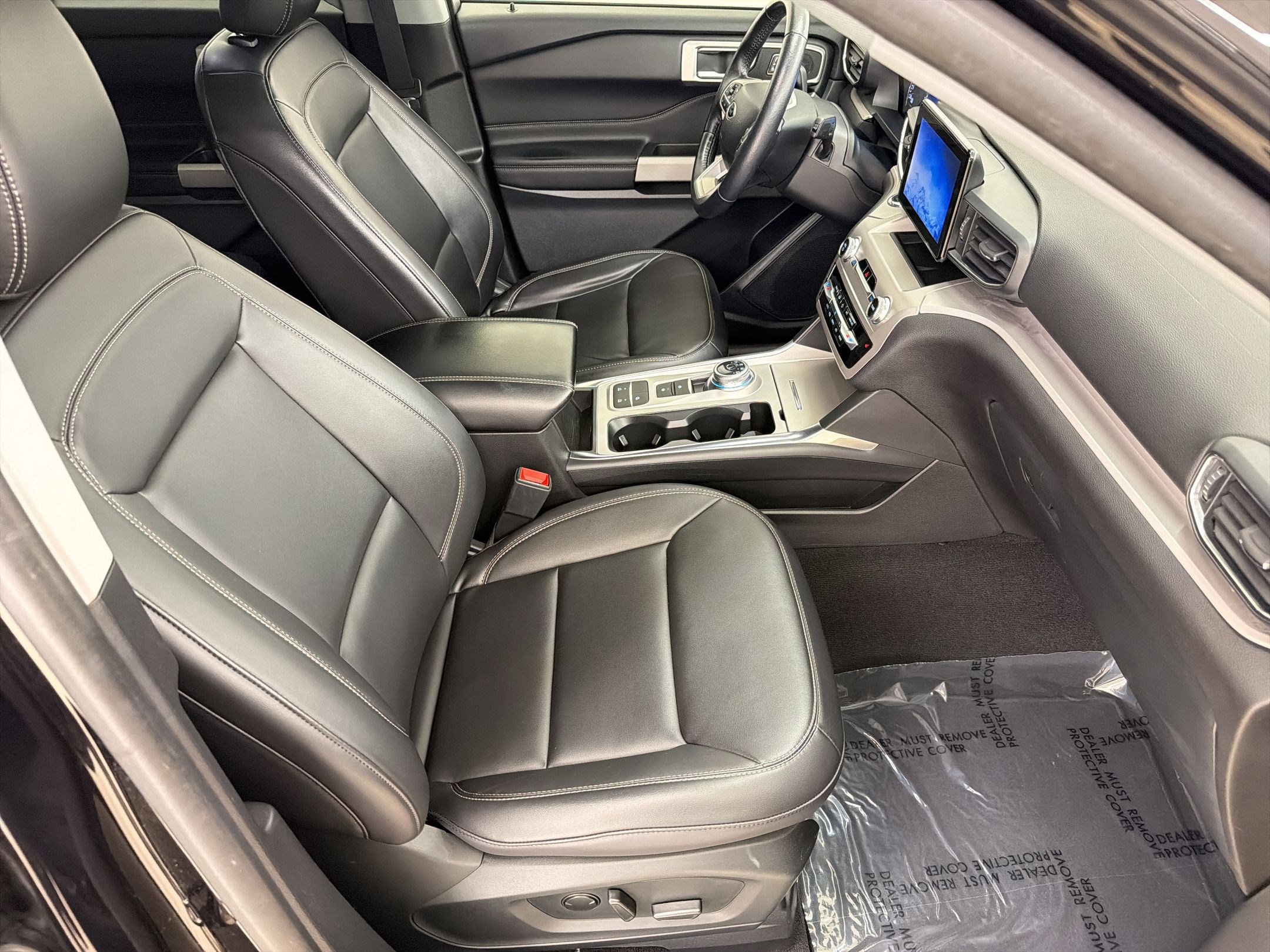Certified 2023 Ford Explorer XLT w/ Equipment Group 202A RWD image 30
