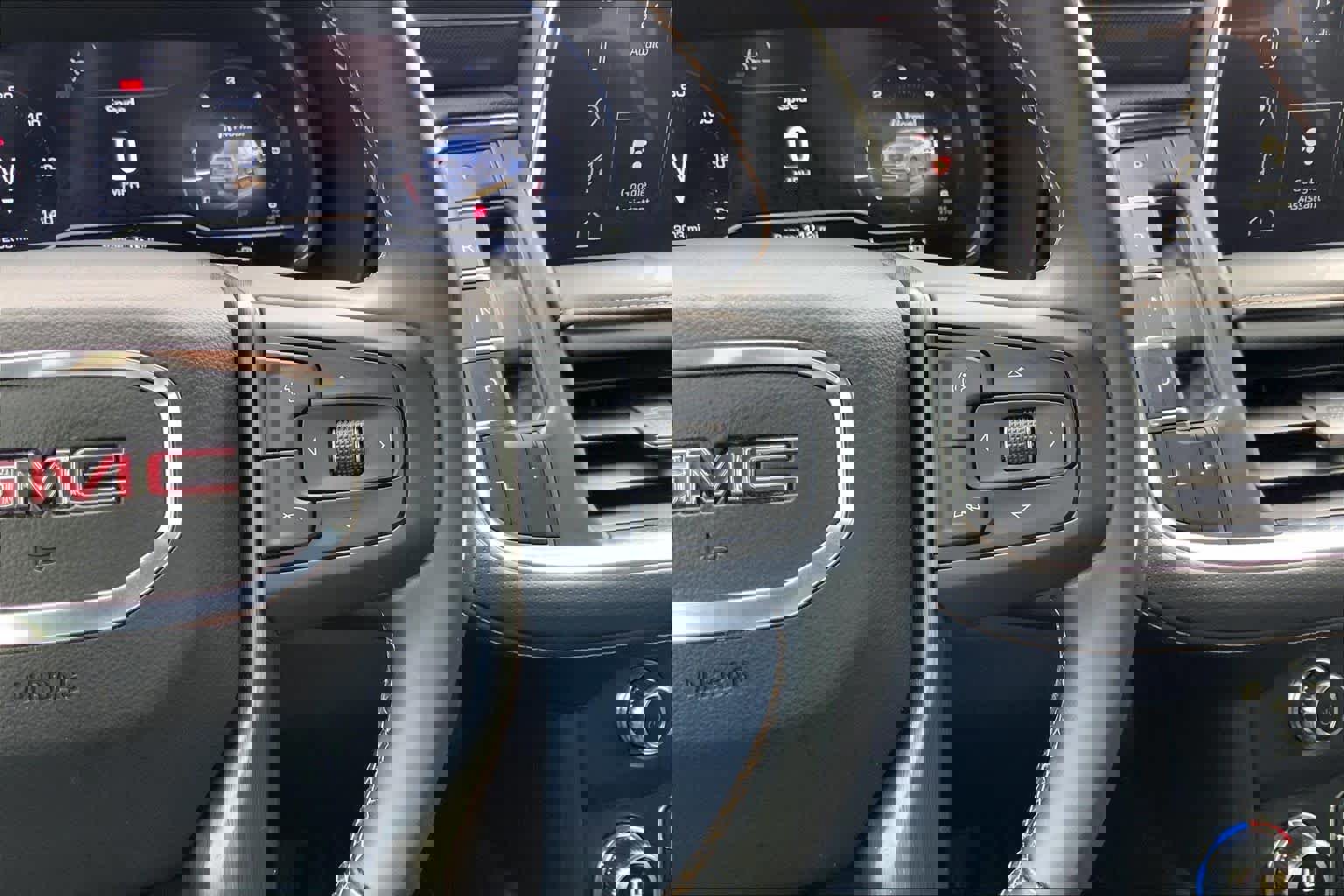 Used 2024 GMC Yukon AT4 w/ Technology Package image 24