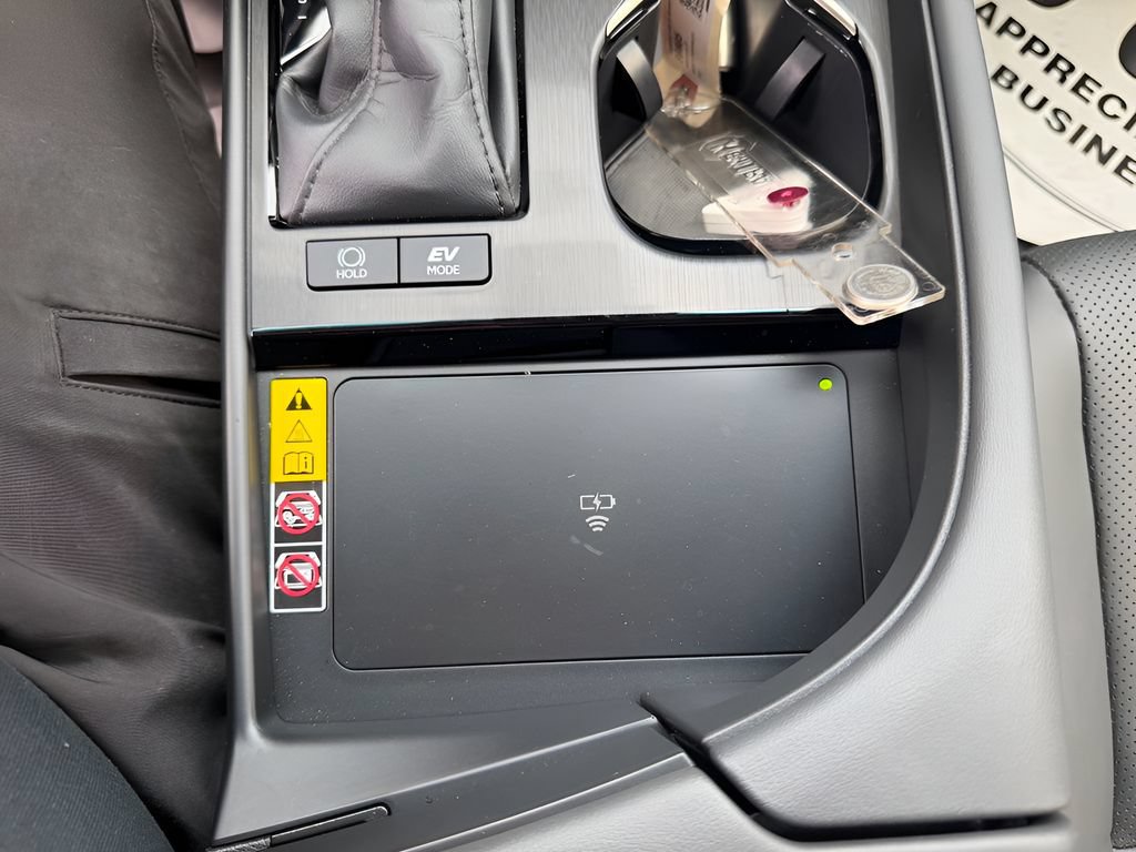 Used 2025 Lexus ES 300h w/ Premium Package FWD image 19