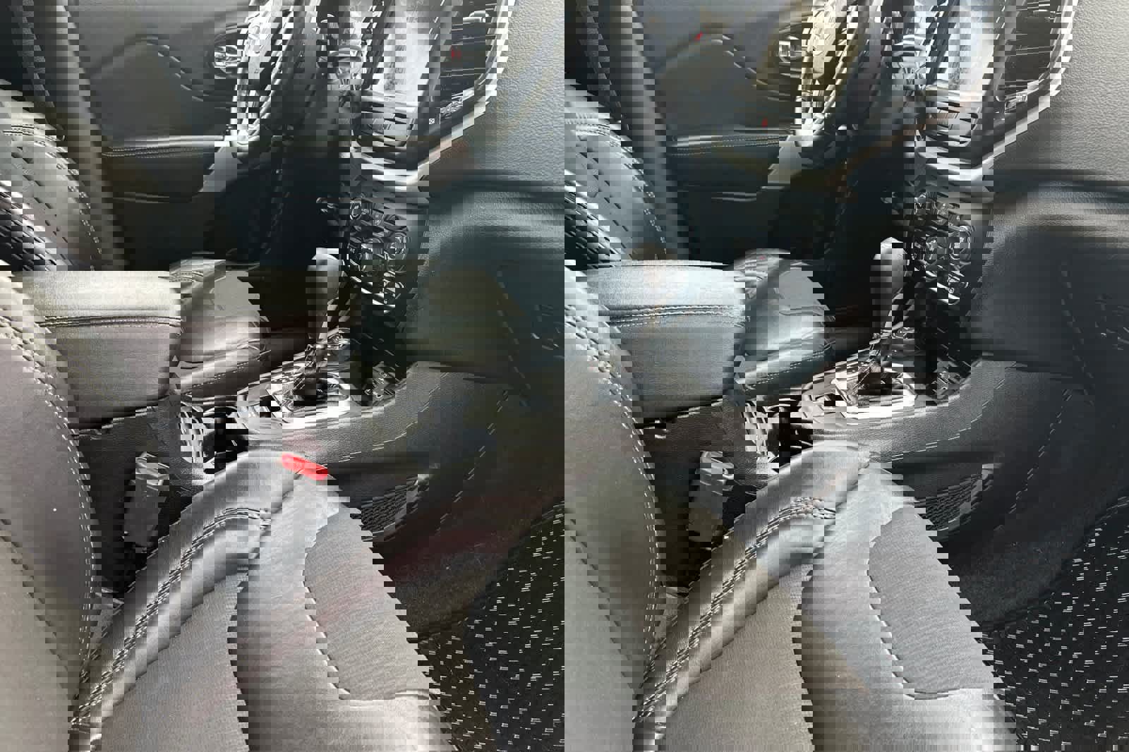 Used 2018 Jeep Cherokee Latitude Plus w/ Cold Weather Group image 16