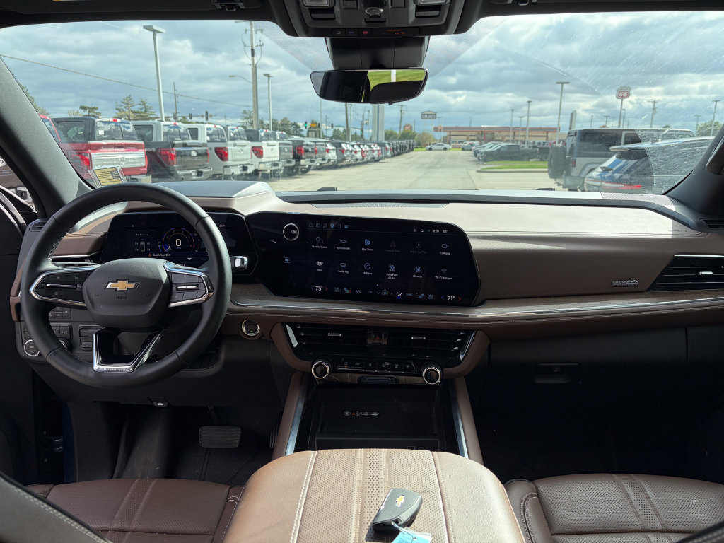 Used 2025 Chevrolet Tahoe High Country AWD/4WD image 31