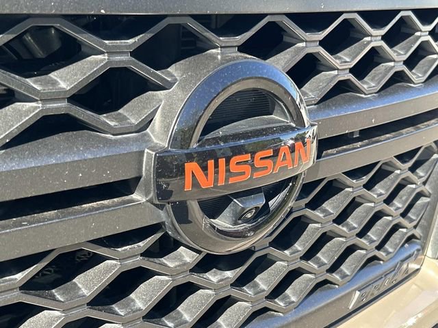 Used 2022 Nissan Titan PRO-4X w/ Pro-4x Convenience Package AWD/4WD image 9