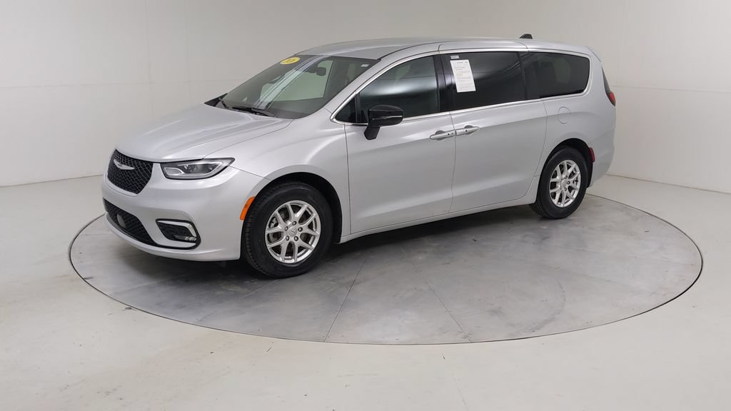Used 2026 Chrysler Pacifica Select FWD image 19