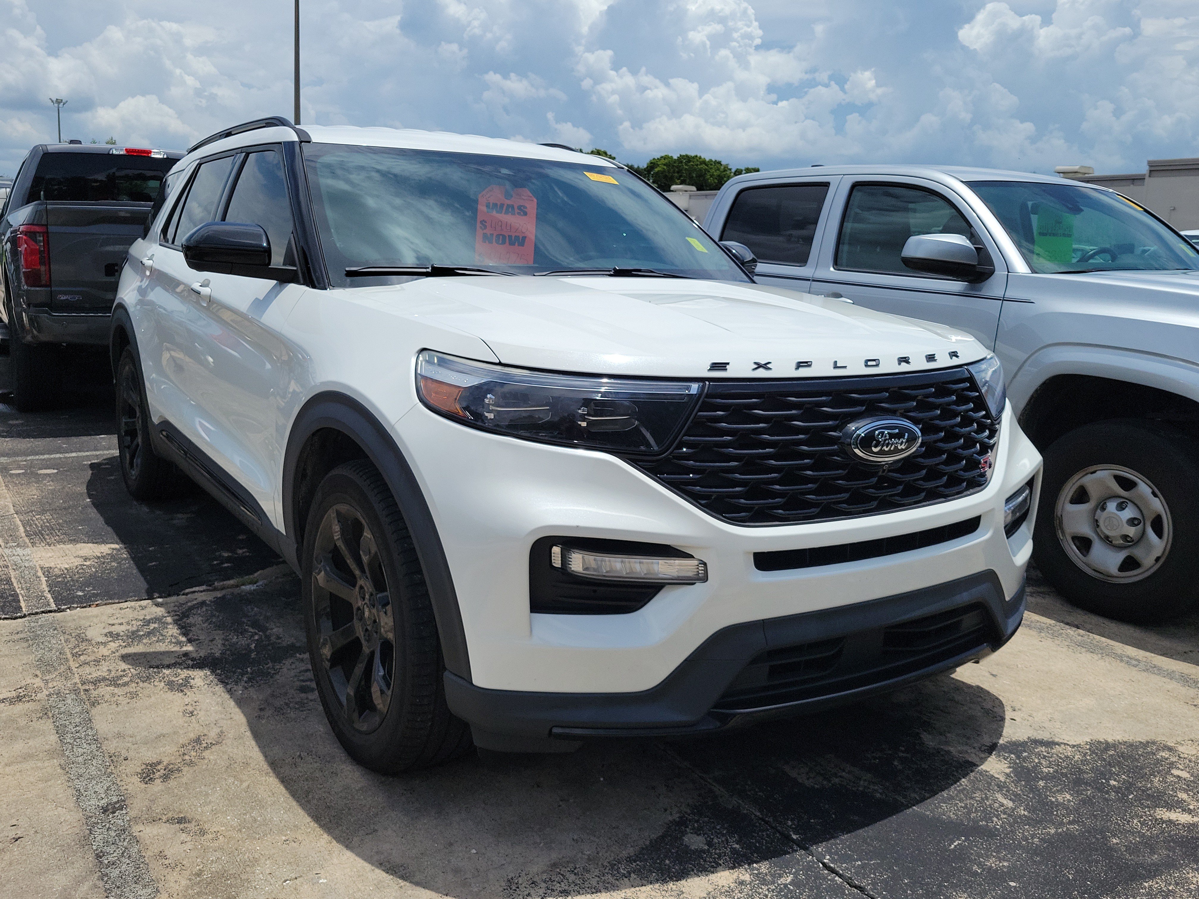 Certified 2022 Ford Explorer ST-Line w/ Class IV Trailer Tow Package RWD image 6
