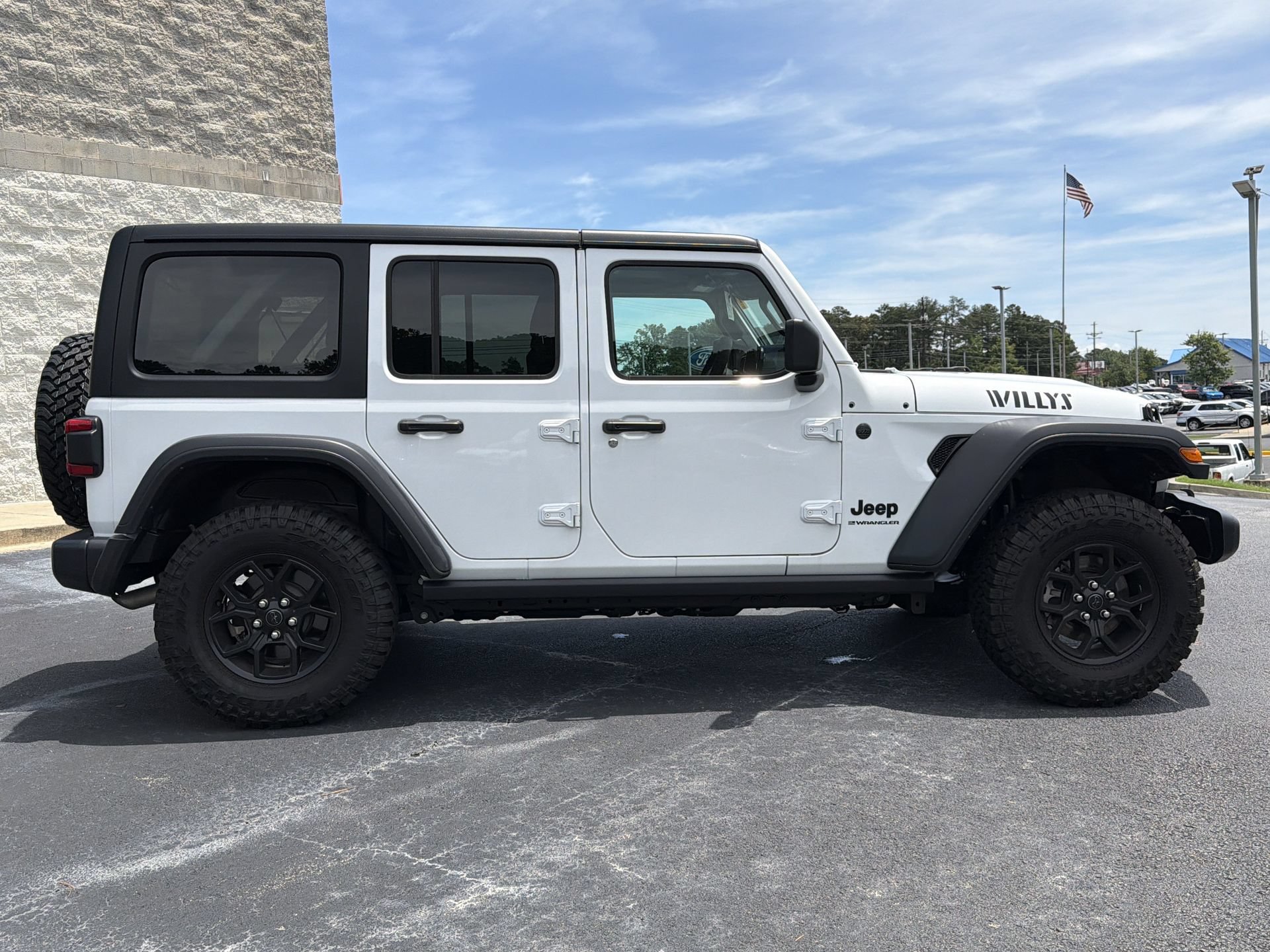 Used 2025 Jeep Wrangler Unlimited Sport AWD/4WD image 4