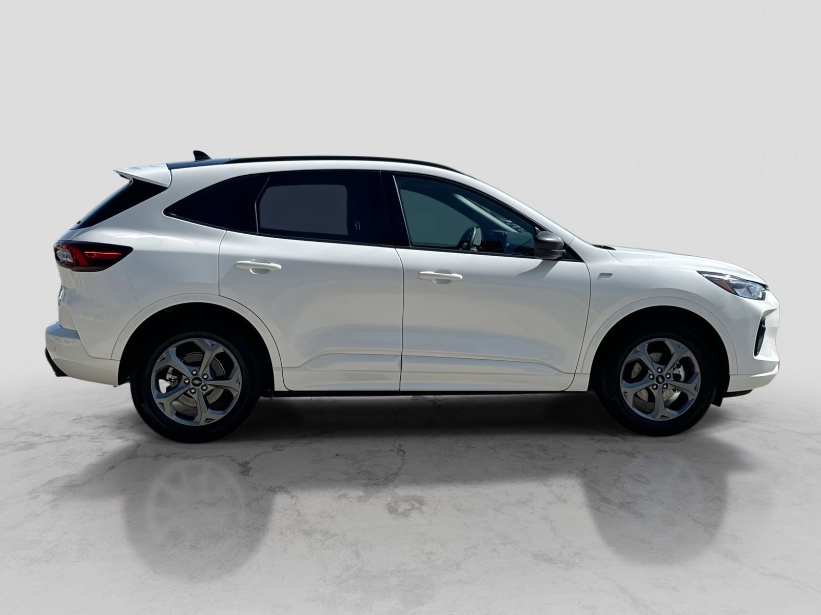 Certified 2024 Ford Escape ST-Line w/ Tech Pack #1 AWD/4WD image 9