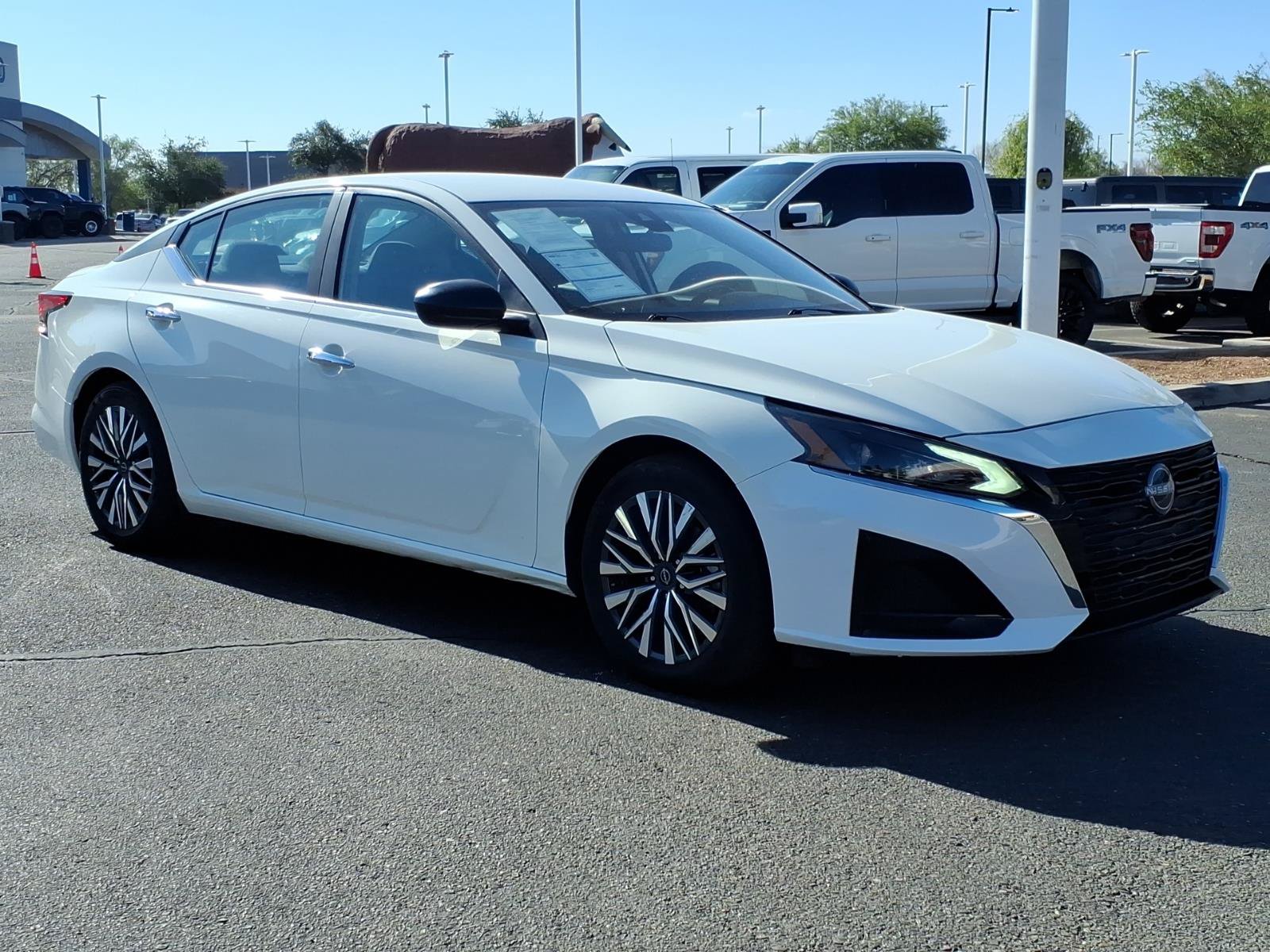Used 2025 Nissan Altima 2.5 SV FWD image 7