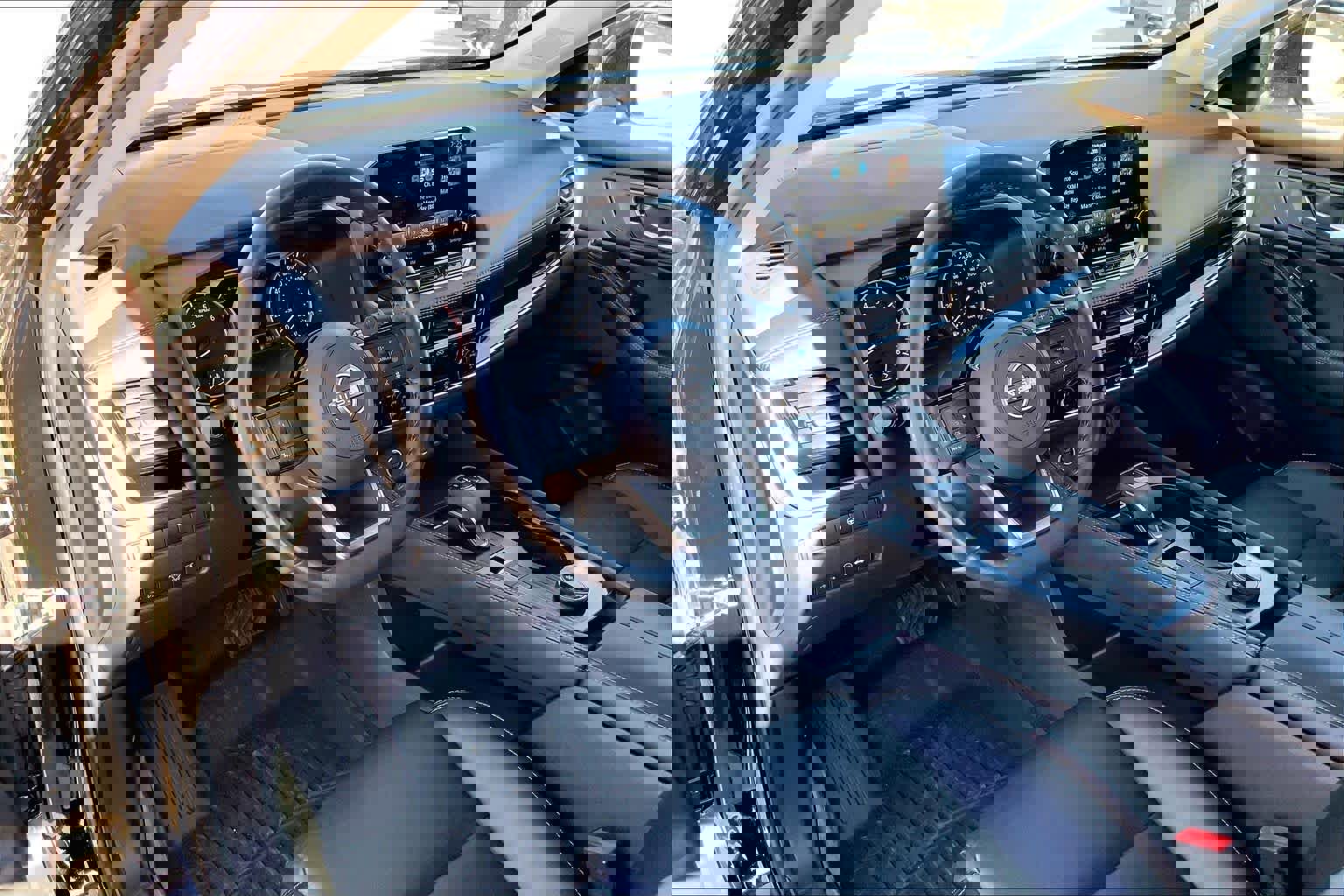 Used 2023 Nissan Rogue SL w/ SL Premium Package image 17