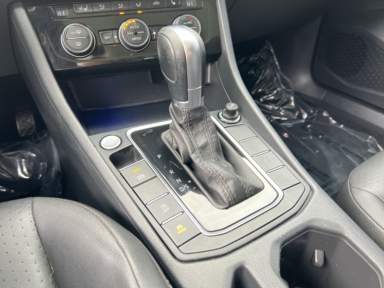 Used 2019 Volkswagen Jetta SEL w/ Cold Weather Package FWD image 29