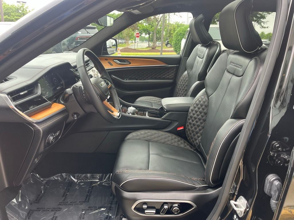 Used 2025 Jeep Grand Cherokee L Summit AWD/4WD image 27