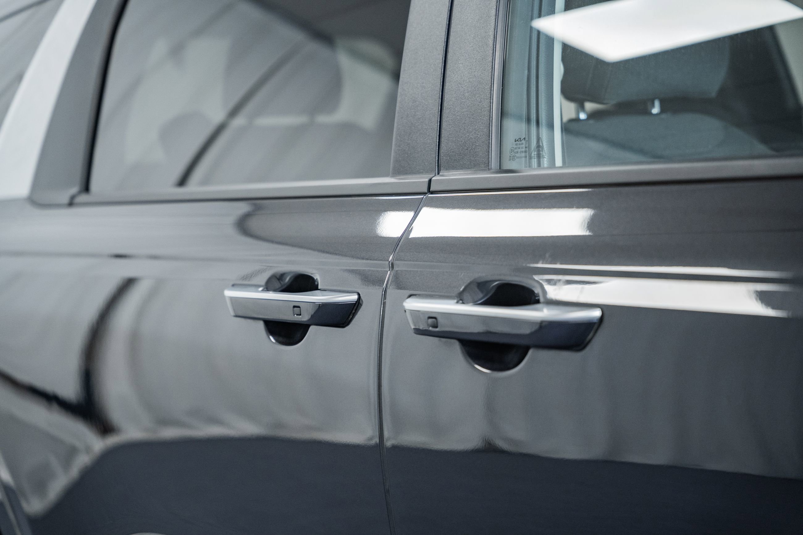 Used 2024 Kia Carnival LX image 11