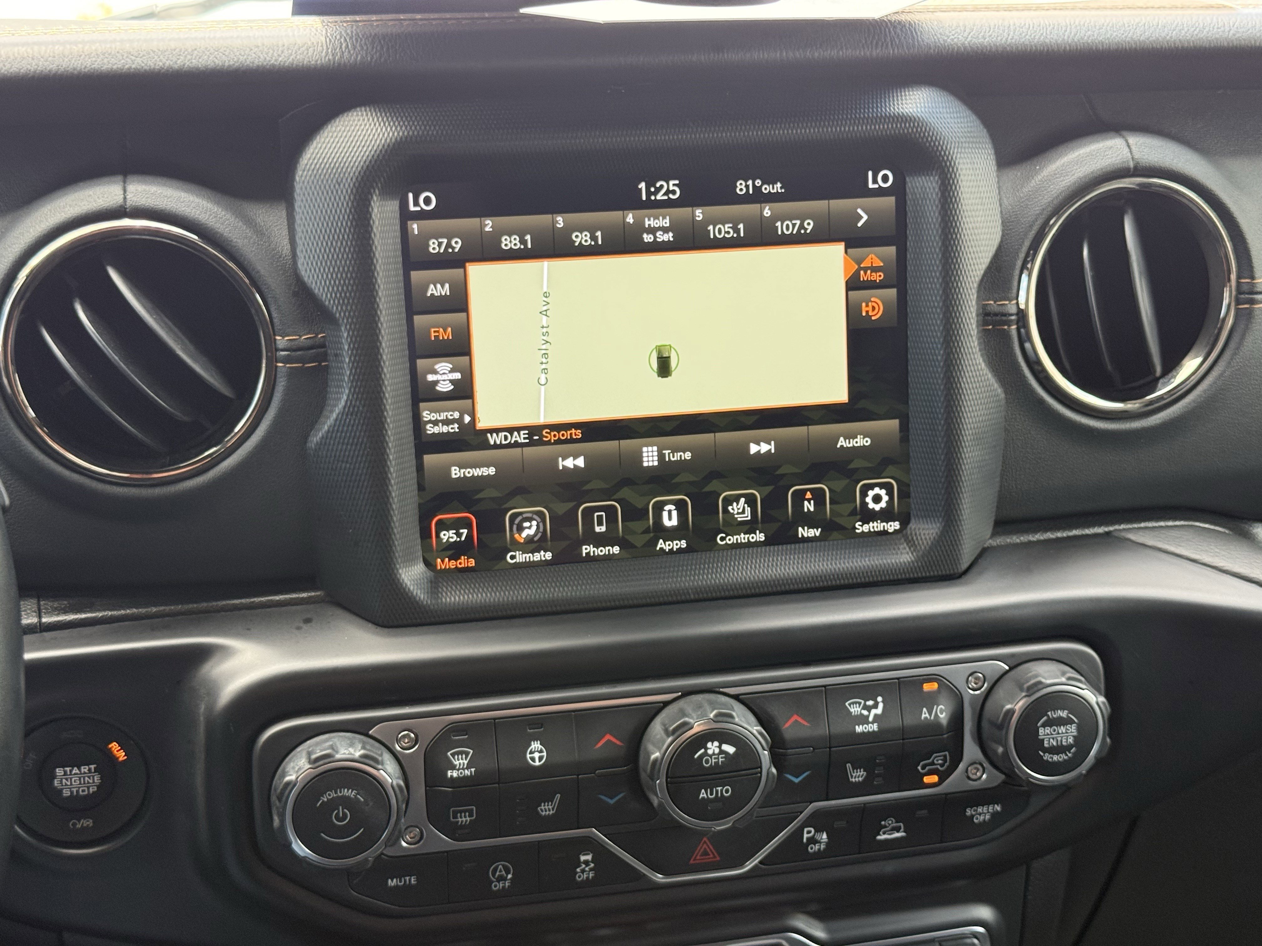 Used 2021 Jeep Wrangler Unlimited Sahara AWD/4WD image 29