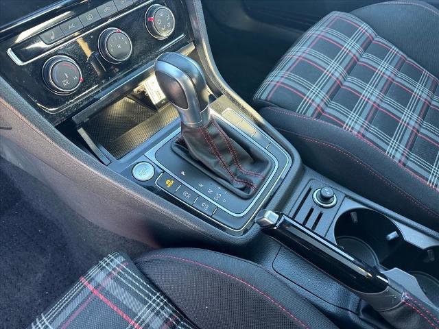 Used 2018 Volkswagen GTI SE image 12