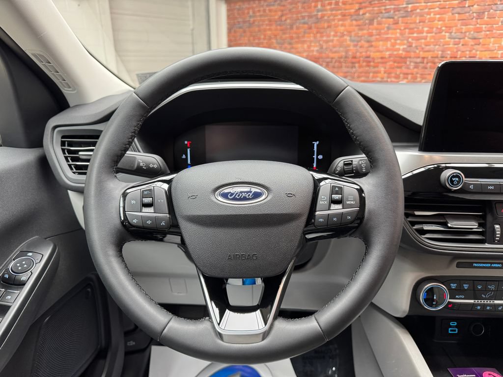 Certified 2023 Ford Escape Active AWD/4WD image 15