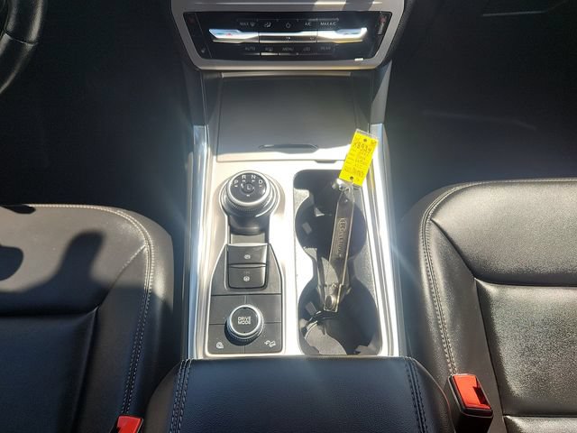 Certified 2022 Ford Explorer XLT w/ Equipment Group 202A AWD/4WD image 18