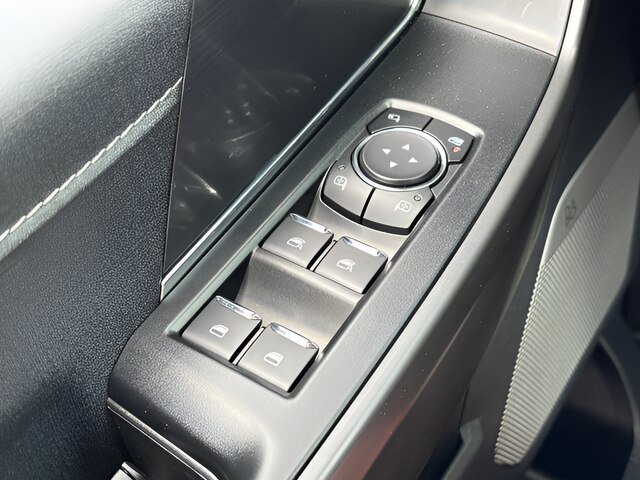 Certified 2025 Ford F150 Lariat AWD/4WD image 25