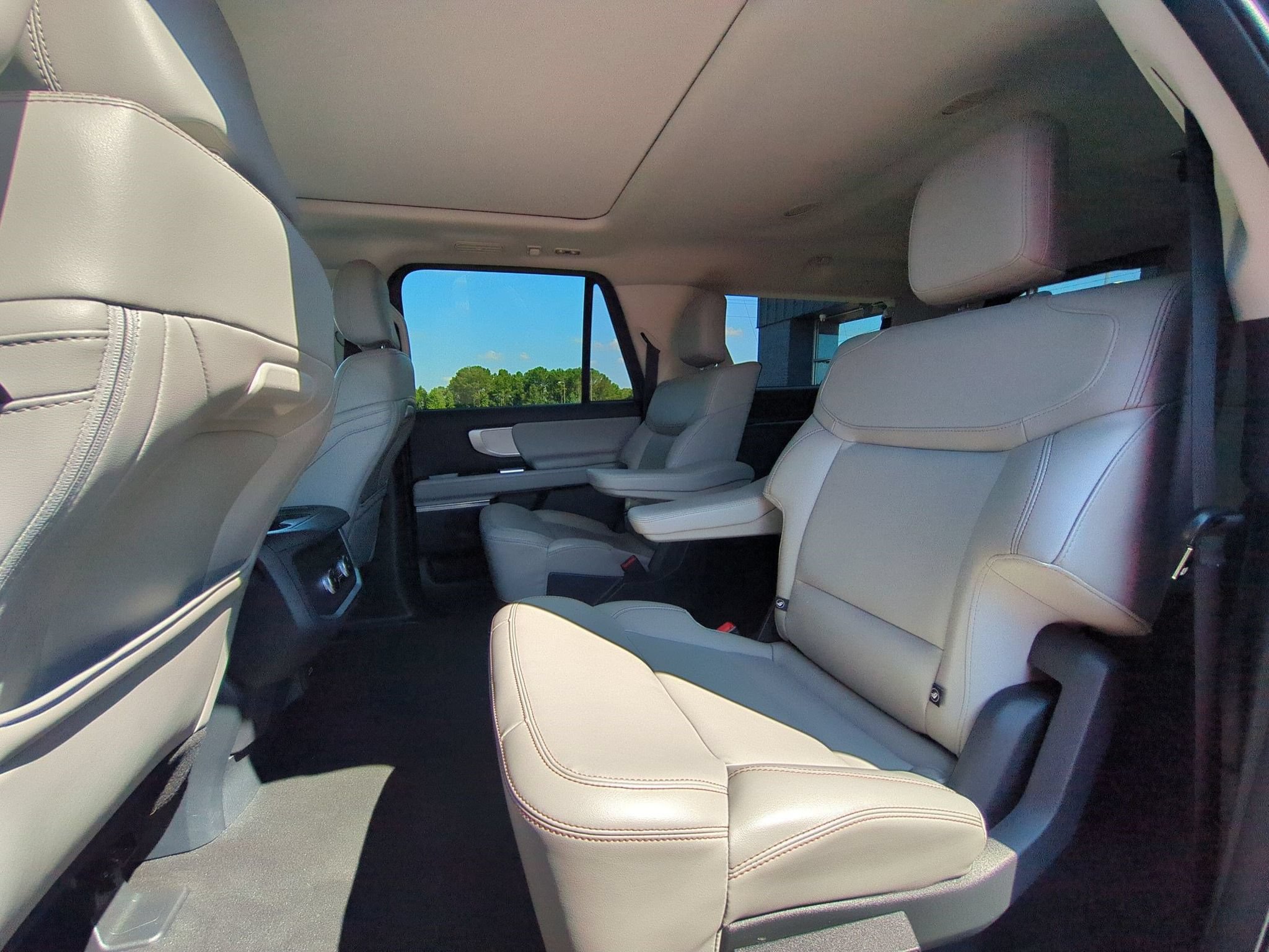 Certified 2025 Ford Expedition Max Active RWD image 28