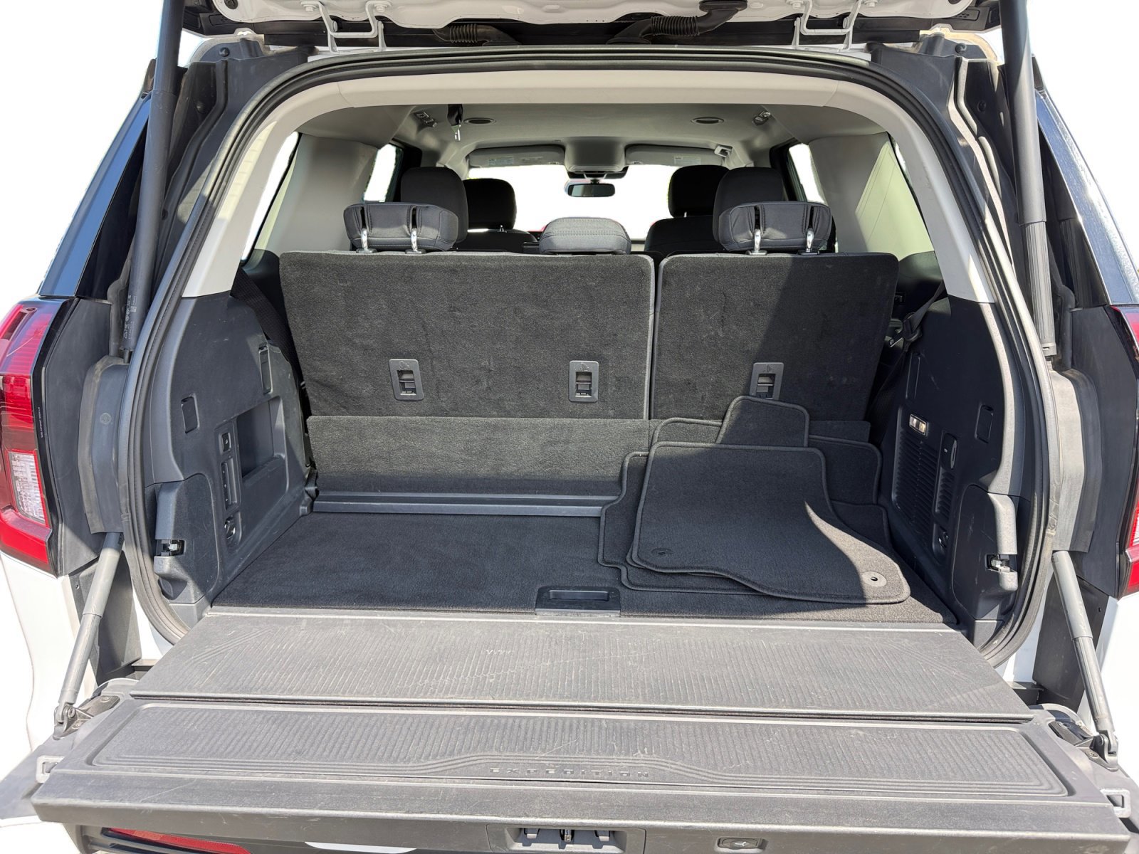 Certified 2025 Ford Expedition Active AWD/4WD image 17