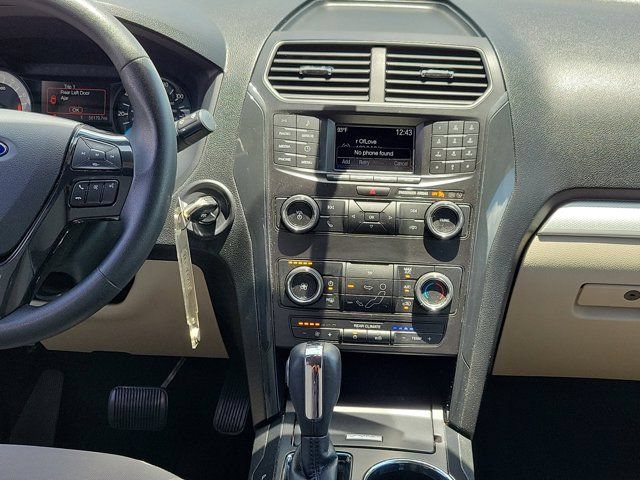 Certified 2018 Ford Explorer FWD image 19