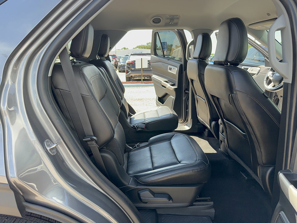 Certified 2022 Ford Explorer Limited RWD image 15