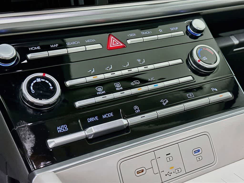 Used 2024 Hyundai Santa Fe SE FWD image 19