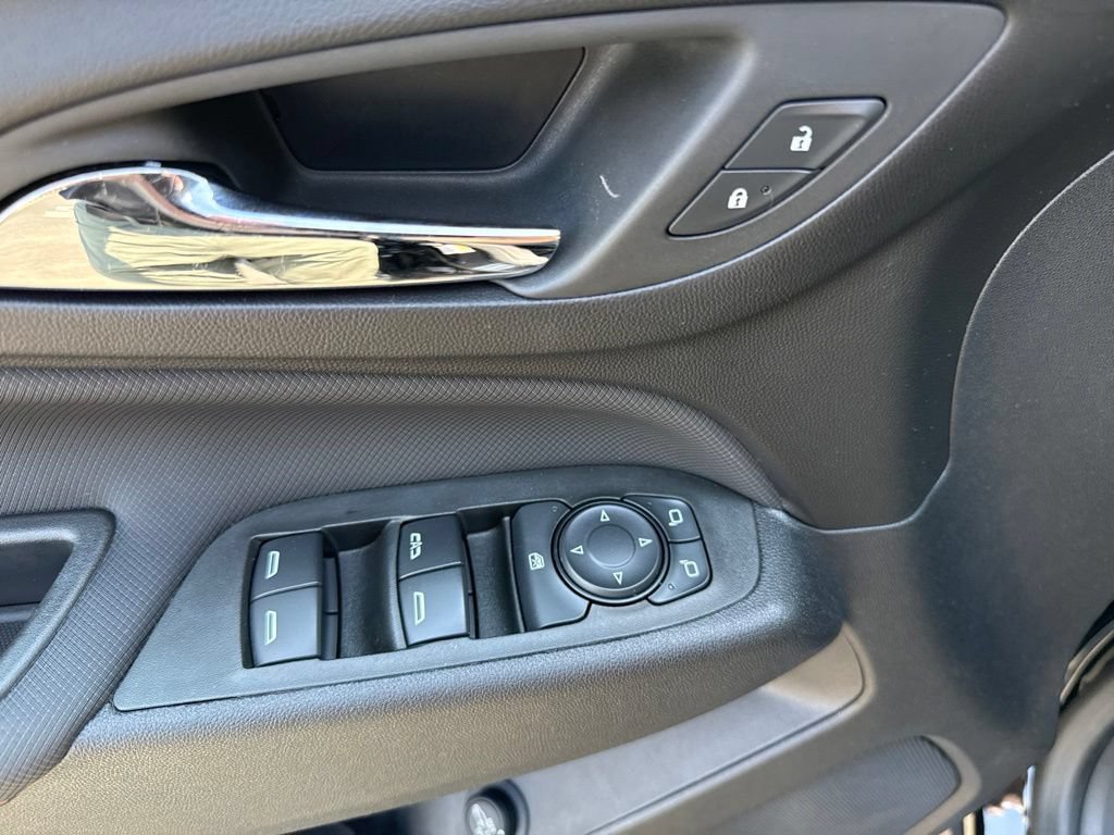 Used 2024 Chevrolet Equinox RS w/ RS Leather Package AWD/4WD image 17