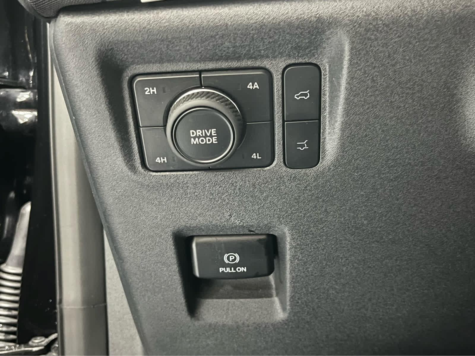 Certified 2025 Ford Expedition Active AWD/4WD image 29