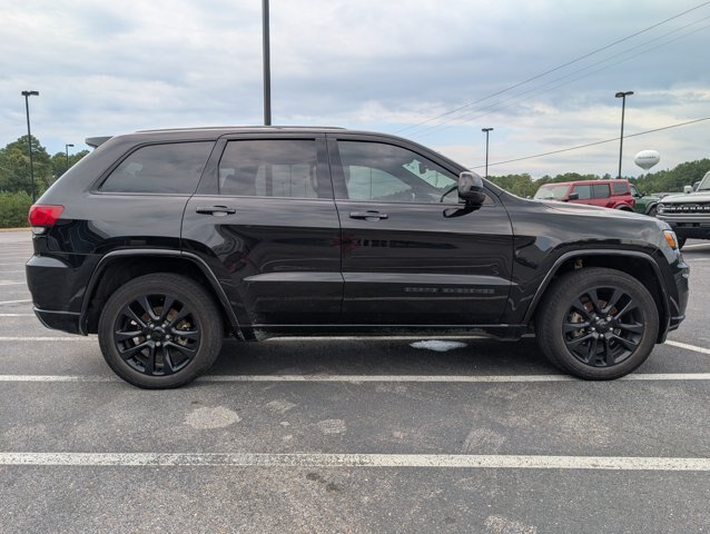 Used 2020 Jeep Grand Cherokee Altitude RWD image 5