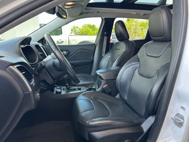 Used 2019 Jeep Cherokee Limited w/ Luxury Group AWD/4WD image 13