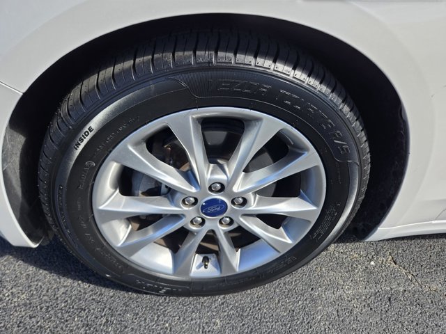 Certified 2017 Ford Fusion SE w/ Fusion SE Technology Package FWD image 43