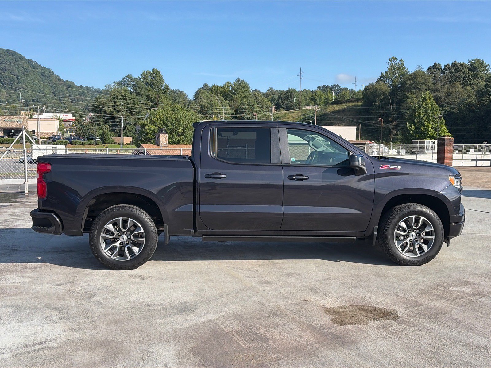 Used 2024 Chevrolet Silverado 1500 RST AWD/4WD image 2