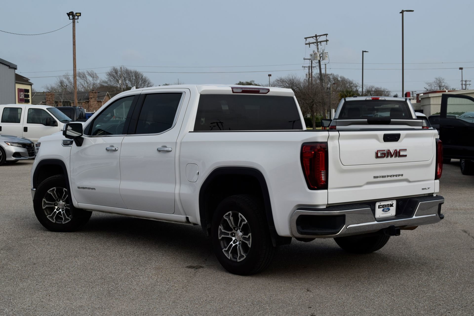 Used 2025 GMC Sierra 1500 SLT image 4