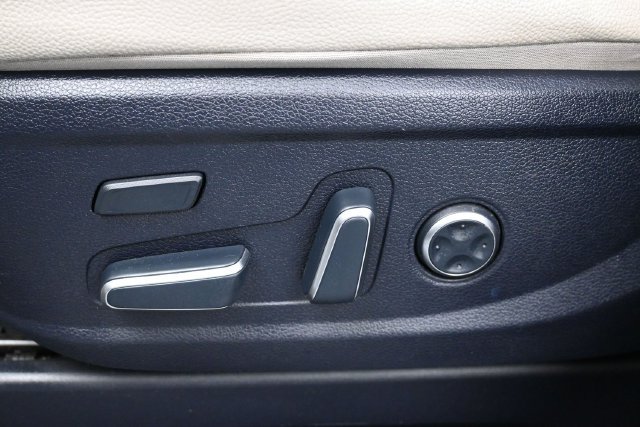 Used 2024 Hyundai Palisade Limited FWD image 11
