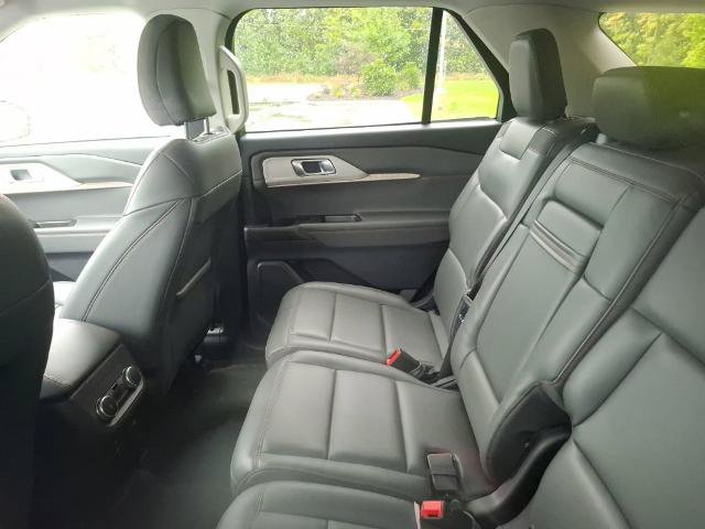 Certified 2025 Ford Explorer Active w/ Active Comfort Package AWD/4WD image 17