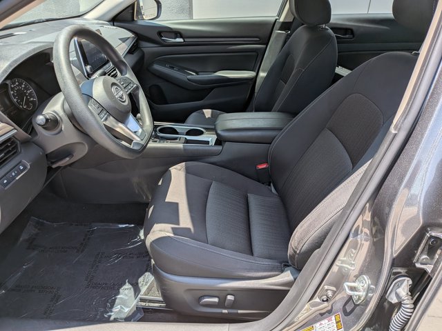 Used 2024 Nissan Altima 2.5 SV FWD image 15