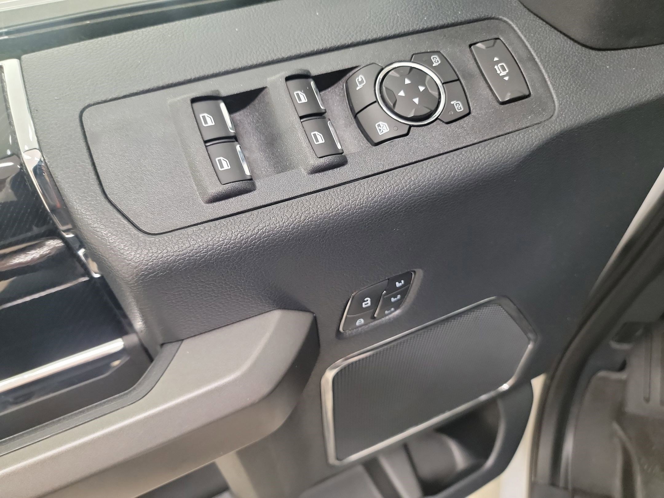 Certified 2022 Ford F450 Platinum w/ FX4 Off-Road Package image 10