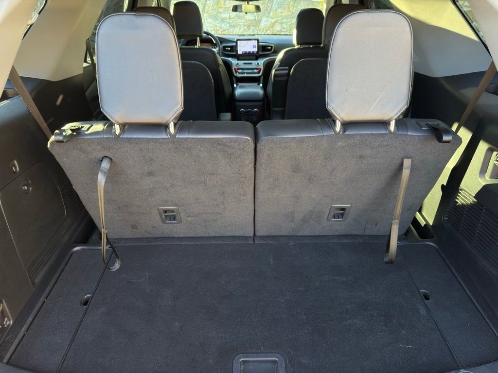 Certified 2022 Ford Explorer XLT w/ Equipment Group 202A image 10