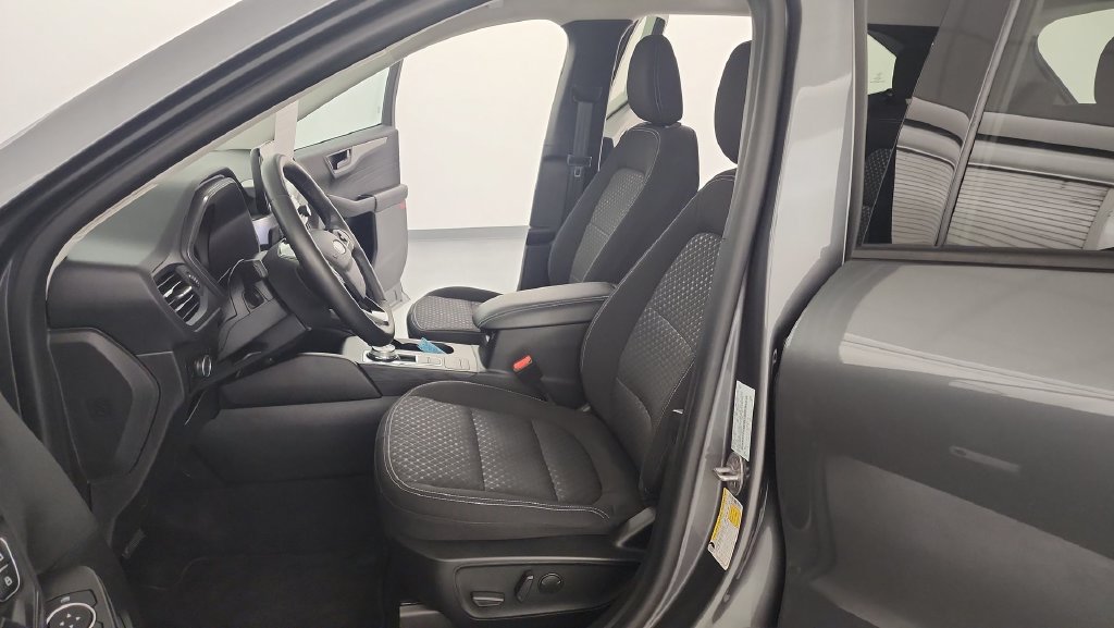 Certified 2023 Ford Escape Active w/ Cold Weather Package FWD image 15
