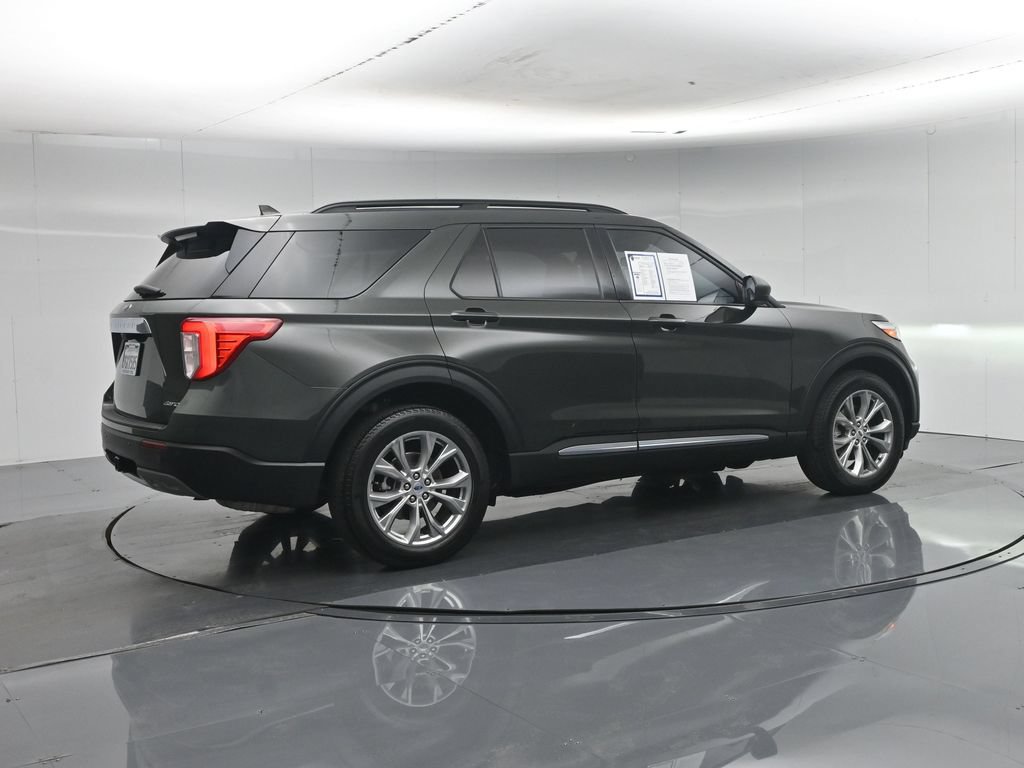 Certified 2023 Ford Explorer XLT w/ Equipment Group 202A AWD/4WD image 30